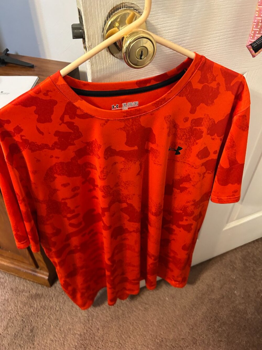 UNDER ARMOUR  CAMO  SHIRT  XL